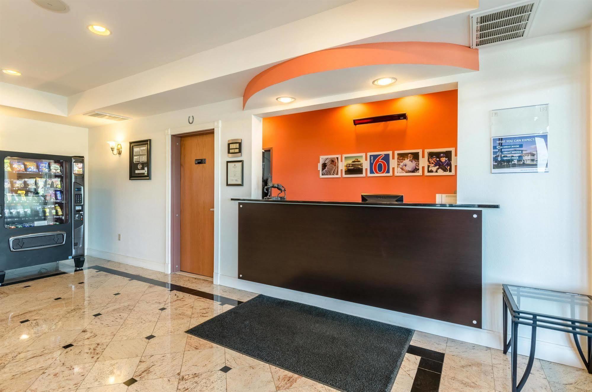 Motel 6-Lexington, Va Экстерьер фото